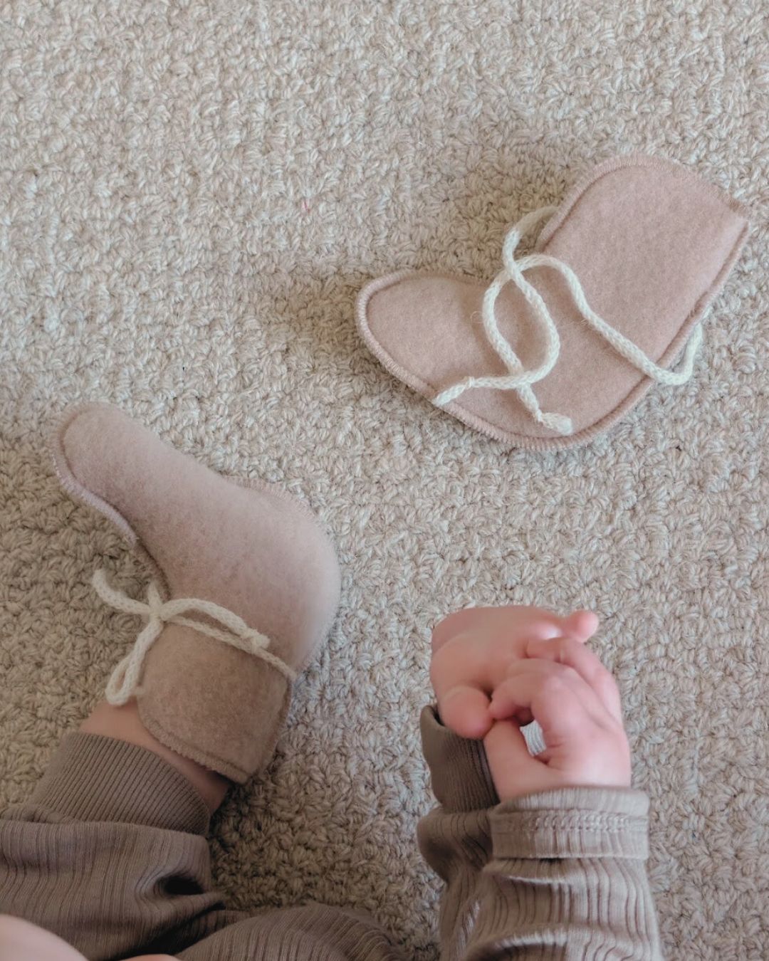 Babyhausschuhe aus Wolle – Beige (0-3 Monate)