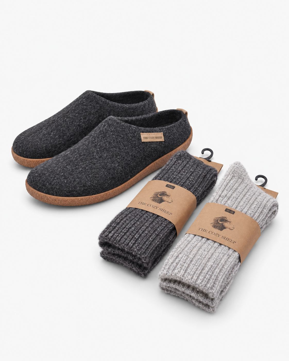 Paketangebot: Filzpantoffeln mit Gummisohle + 2 Paar Wollsocken