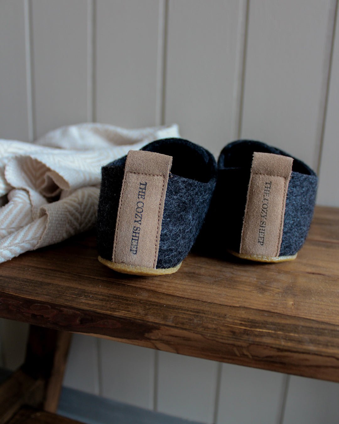Hjemmesko uldfilt - Børn (Mørkegrå) - The Cozy Sheep