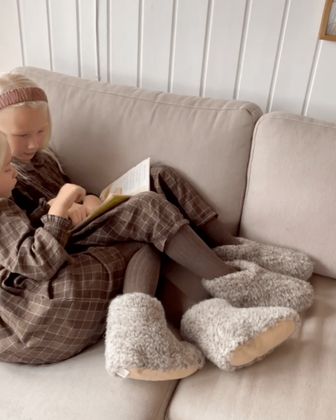 Uldhjemmesko til børn – Lysegrå (Høj model) - The Cozy Sheep